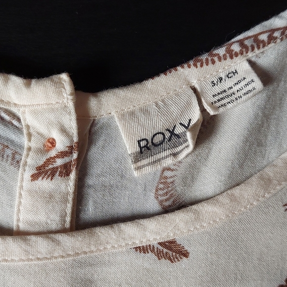 Roxy - Picture 6 of 11